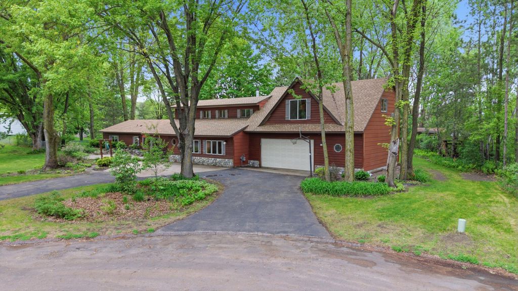 639 Barbara Lane, Lino Lakes, MN 55014
