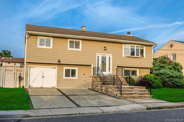 519 Nassau Avenue, Freeport, NY 11520