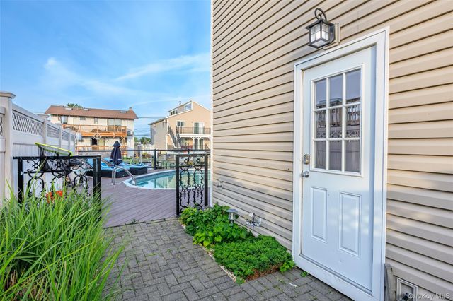 519 Nassau Avenue, Freeport, NY 11520
