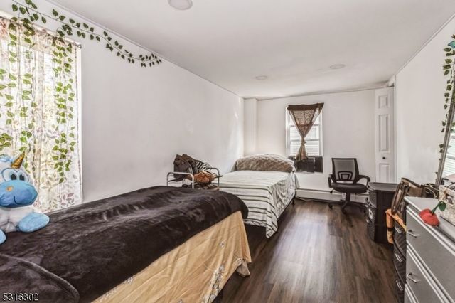 261 W Main St, Bound Brook Boro, NJ 08805