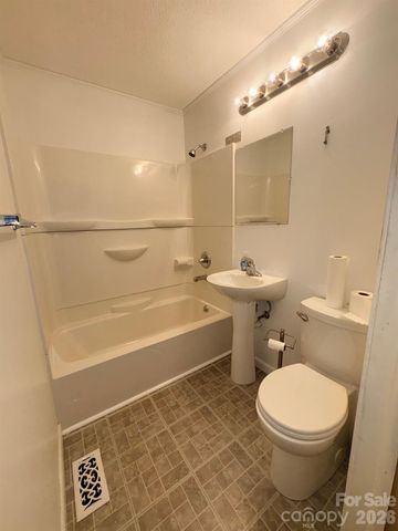 3955 Tower Road, Maiden, NC 28650