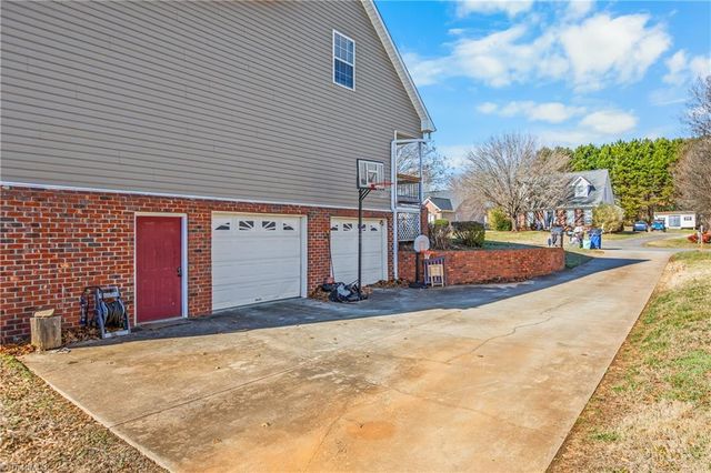 4850 Stony Creek Lane, Winston-salem, NC 27127