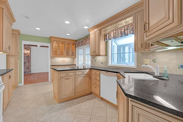 1136 Chateaugay Avenue, Naperville, IL 60540