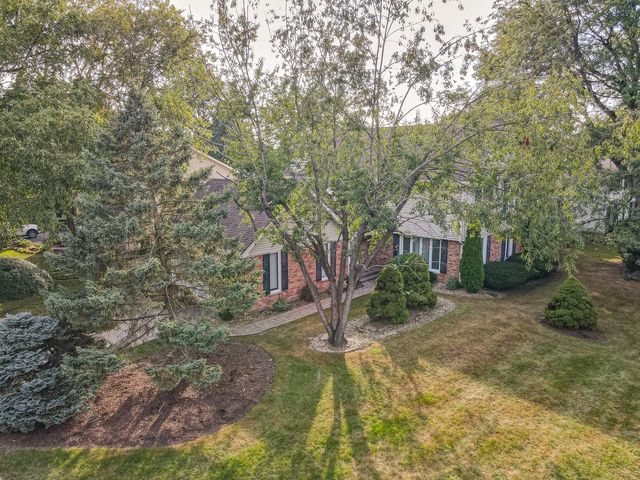 1136 Chateaugay Avenue, Naperville, IL 60540