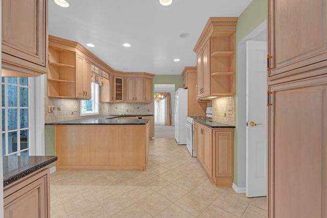1136 Chateaugay Avenue, Naperville, IL 60540