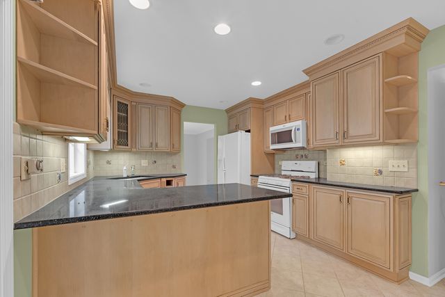 1136 Chateaugay Avenue, Naperville, IL 60540