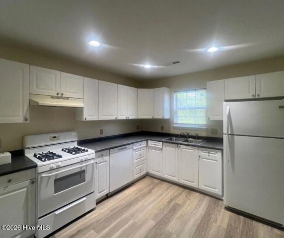 2133 Market Street, Wilmington, NC 28403