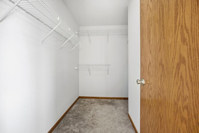 1037 39th Avenue W, West Fargo, ND 58078