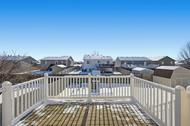 1037 39th Avenue W, West Fargo, ND 58078