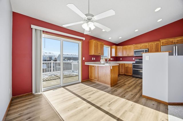 1037 39th Avenue W, West Fargo, ND 58078