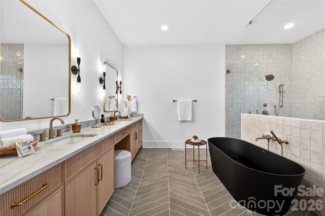 1209 Meadowood Lane, Charlotte, NC 28211