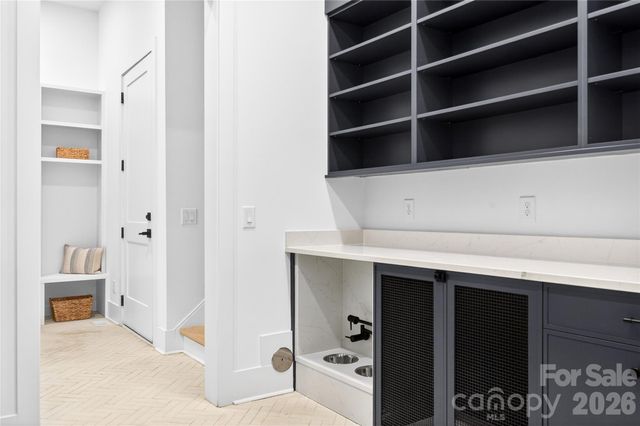 1209 Meadowood Lane, Charlotte, NC 28211