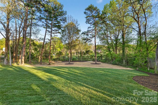 1209 Meadowood Lane, Charlotte, NC 28211