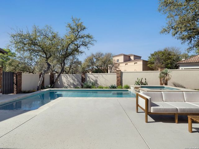 25 Tilbury Lane, San Antonio, TX 78230