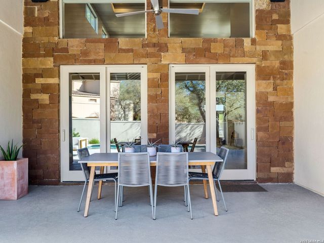 25 Tilbury Lane, San Antonio, TX 78230