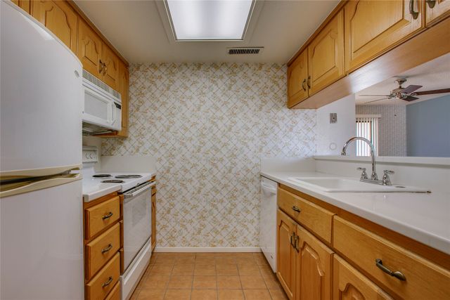 12806 Midway Road 2020, Dallas, TX 75244