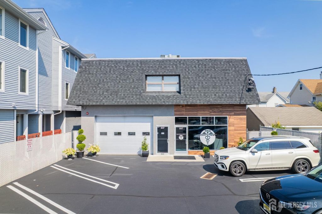 107 Stuyvesent Avenue 202, Lyndhurst, NJ 07071