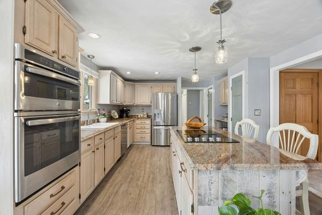151 Hickory Lane, Northbridge, MA 01588