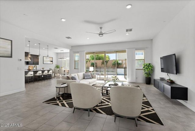 2513 E PLEASANT Lane, Phoenix, AZ 85042