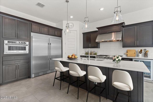 2513 E PLEASANT Lane, Phoenix, AZ 85042