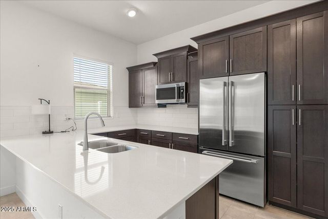 2513 E PLEASANT Lane, Phoenix, AZ 85042