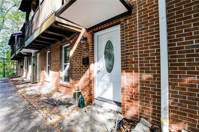 7325 Cardigan Circle, Atlanta, GA 30328