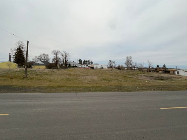 718 W 1st St, Sprague, WA 99032