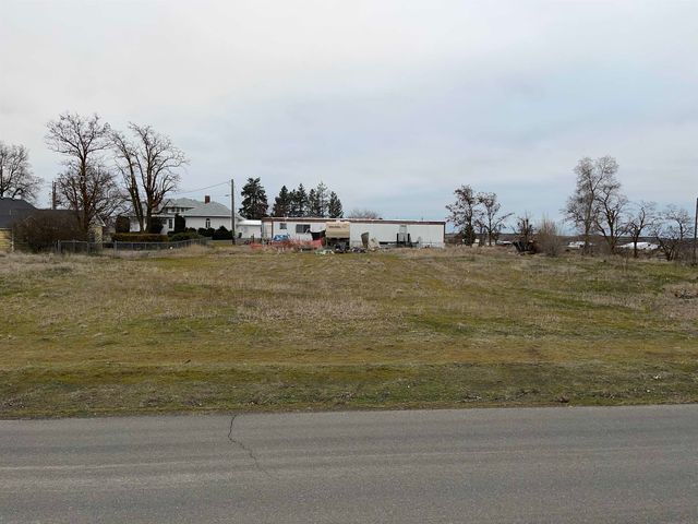 718 W 1st St, Sprague, WA 99032
