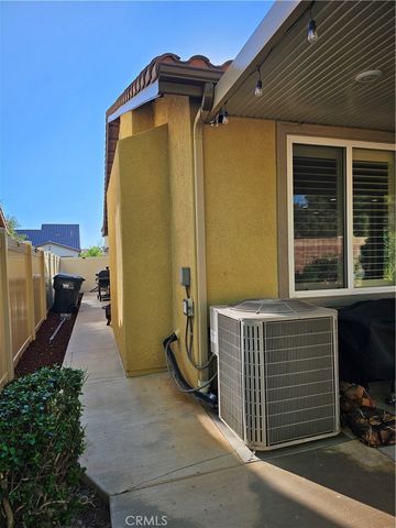 1034 Queen Annes, Beaumont, CA 92223