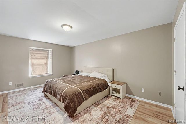 31120 Hunters Drive Drive 98, Farmington, MI 48334