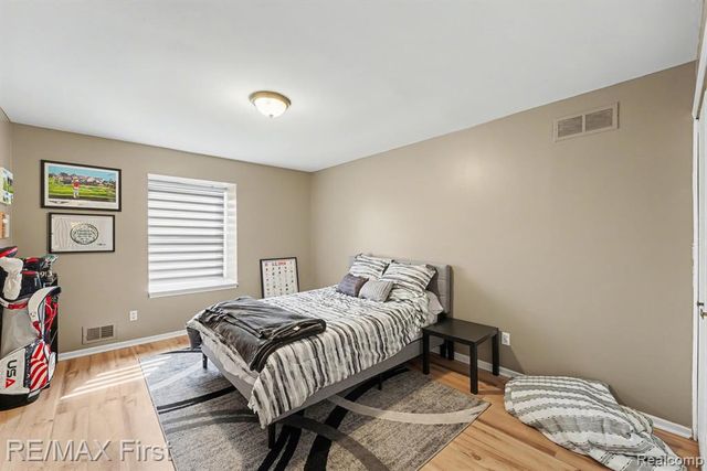 31120 Hunters Drive Drive 98, Farmington, MI 48334