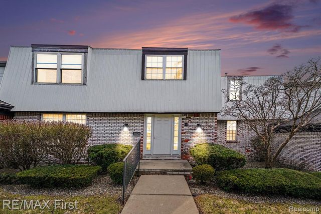 31120 Hunters Drive Drive 98, Farmington, MI 48334