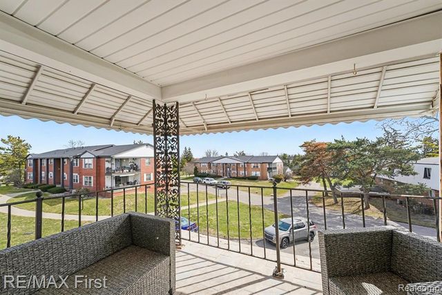 31120 Hunters Drive Drive 98, Farmington, MI 48334