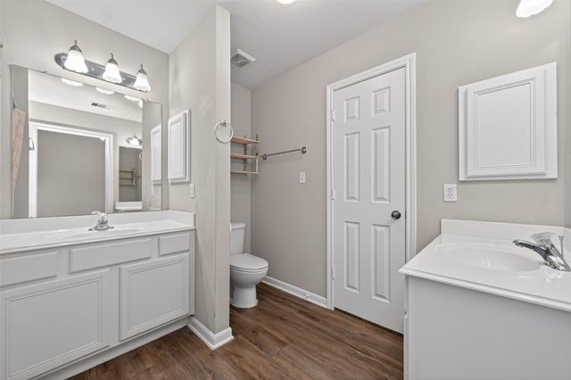 987 Oak Glen Drive, Conroe, TX 77378