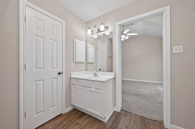 987 Oak Glen Drive, Conroe, TX 77378