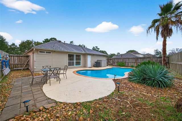 987 Oak Glen Drive, Conroe, TX 77378