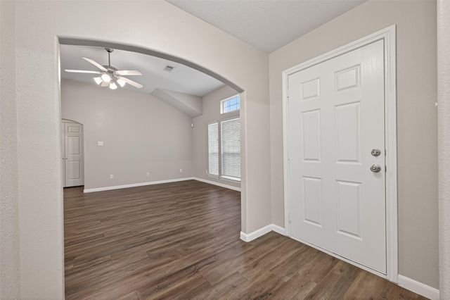 987 Oak Glen Drive, Conroe, TX 77378