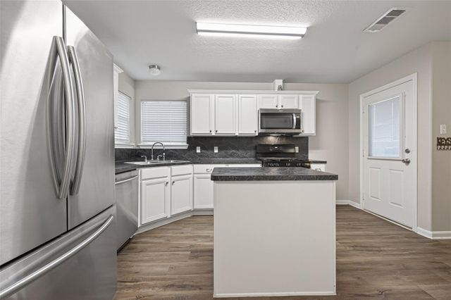 987 Oak Glen Drive, Conroe, TX 77378