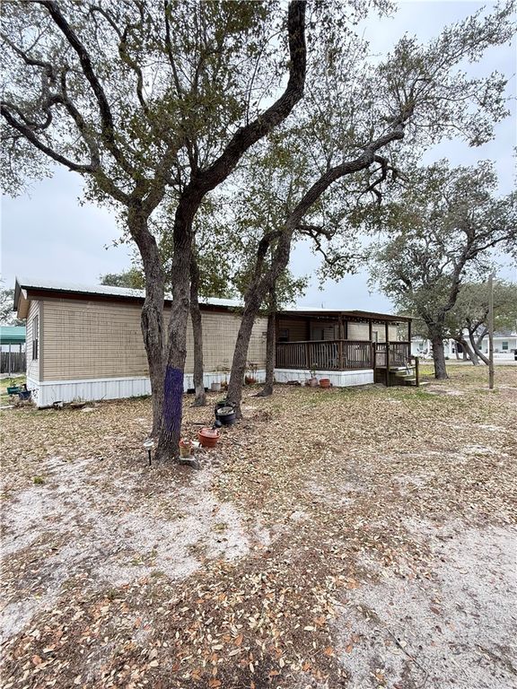 1708 Sammy Henderson St, Rockport, TX 78382 — photo 2
