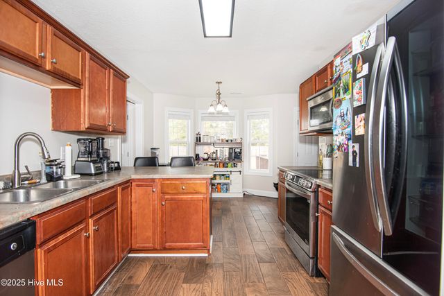 410 Stagecoach Drive, Jacksonville, NC 28546