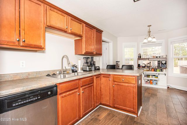 410 Stagecoach Drive, Jacksonville, NC 28546