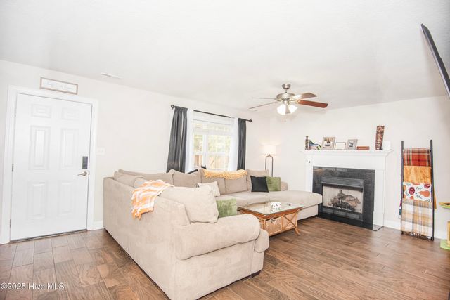 410 Stagecoach Drive, Jacksonville, NC 28546