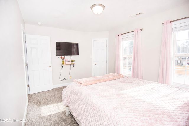 410 Stagecoach Drive, Jacksonville, NC 28546