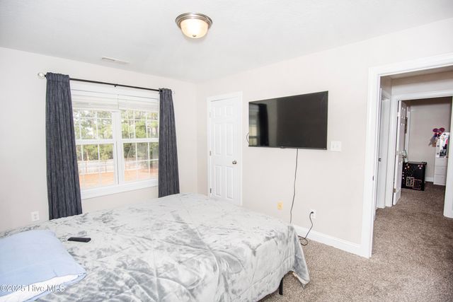 410 Stagecoach Drive, Jacksonville, NC 28546