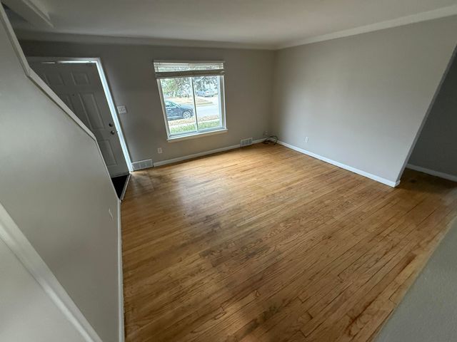 24823 Wilmot Avenue, Eastpointe City, MI 48021