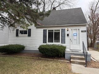 24823 Wilmot Avenue, Eastpointe City, MI 48021