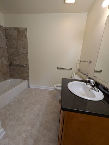 5031 S Hermitage Avenue 3R, Chicago, IL 60609