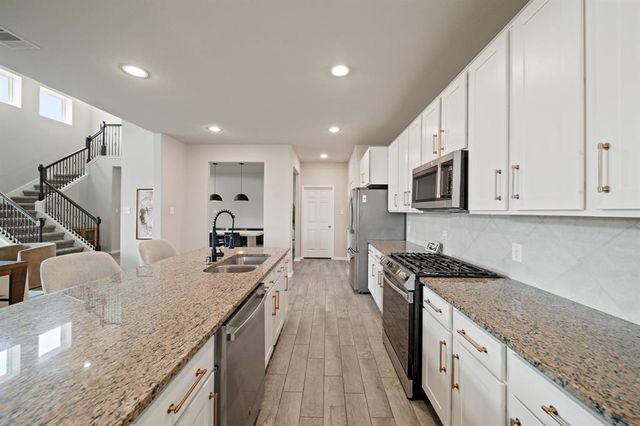 2202 Bright Sunrise Trail, Fresno, TX 77545