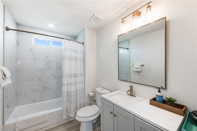 641 Dolphin Circ, Port Aransas, TX 78373
