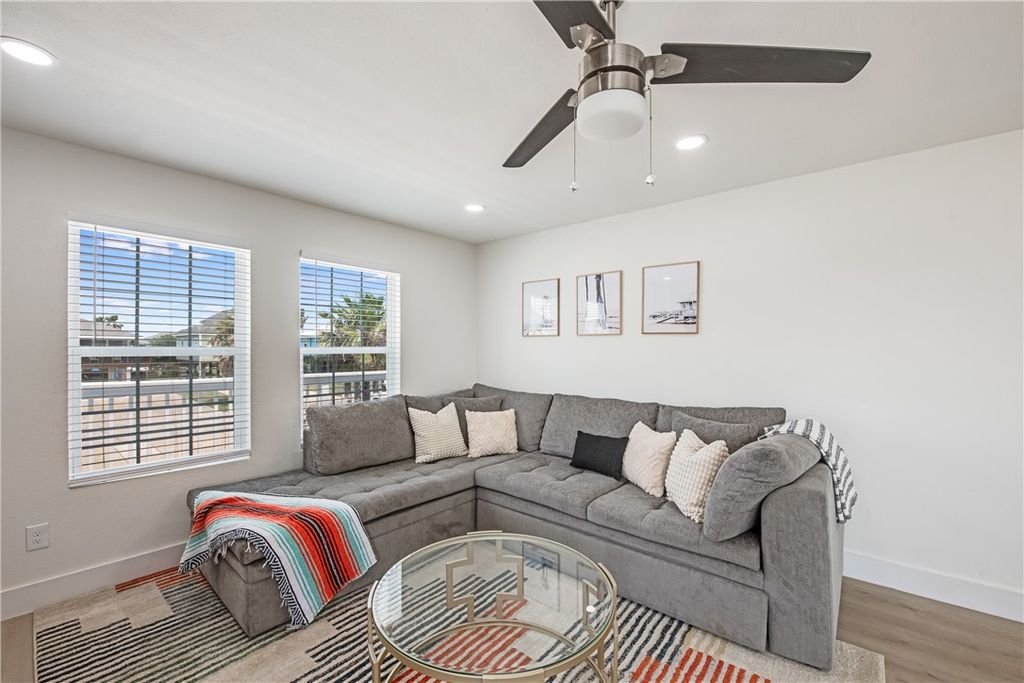641 Dolphin, Port Aransas, TX 78373 — photo 3